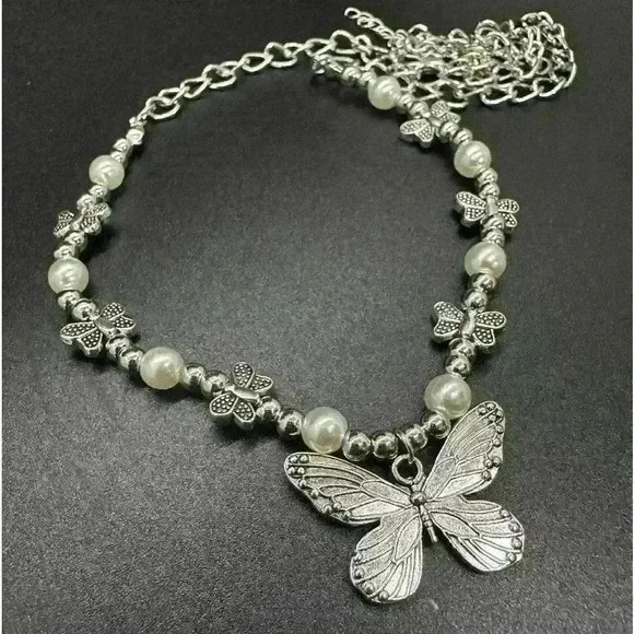 Butterfly Necklace Choker with Pearl charms. Coquette charm necklace 💗 - Picture 4 of 4